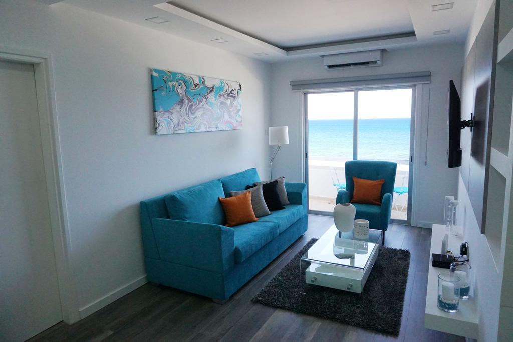 Lazuli Sea View Beachfront Ap 43 ลาร์นาคา ภายนอก รูปภาพ